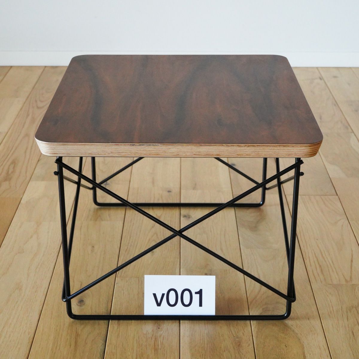 ハーマンミラー（Hermanmiller）イームズ ワイヤーベーステーブル LTRT サントスパリサンダー×ブラックベース v001［LTRT 9N BK］