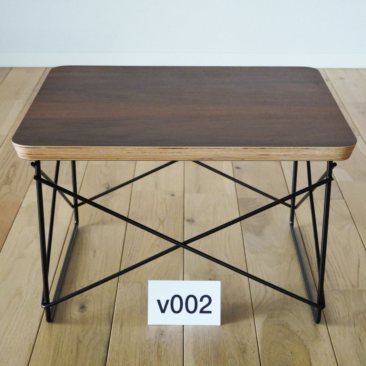 ハーマンミラー（Hermanmiller）イームズ ワイヤーベーステーブル LTRT サントスパリサンダー×ブラックベース v002［LTRT 9N BK］