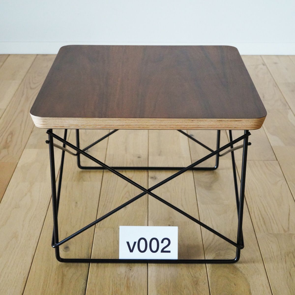 ハーマンミラー（Hermanmiller）イームズ ワイヤーベーステーブル LTRT サントスパリサンダー×ブラックベース v002［LTRT 9N BK］