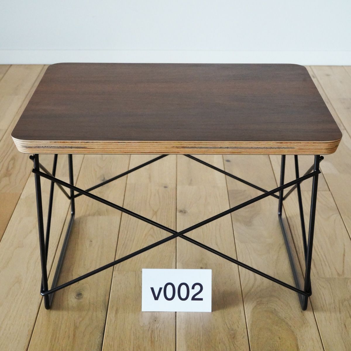 ハーマンミラー（Hermanmiller）イームズ ワイヤーベーステーブル LTRT サントスパリサンダー×ブラックベース v002［LTRT 9N BK］