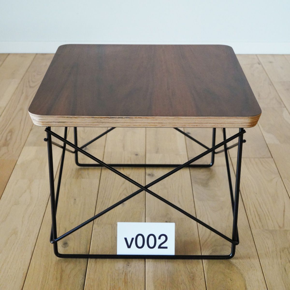 ハーマンミラー（Hermanmiller）イームズ ワイヤーベーステーブル LTRT サントスパリサンダー×ブラックベース v002［LTRT 9N BK］