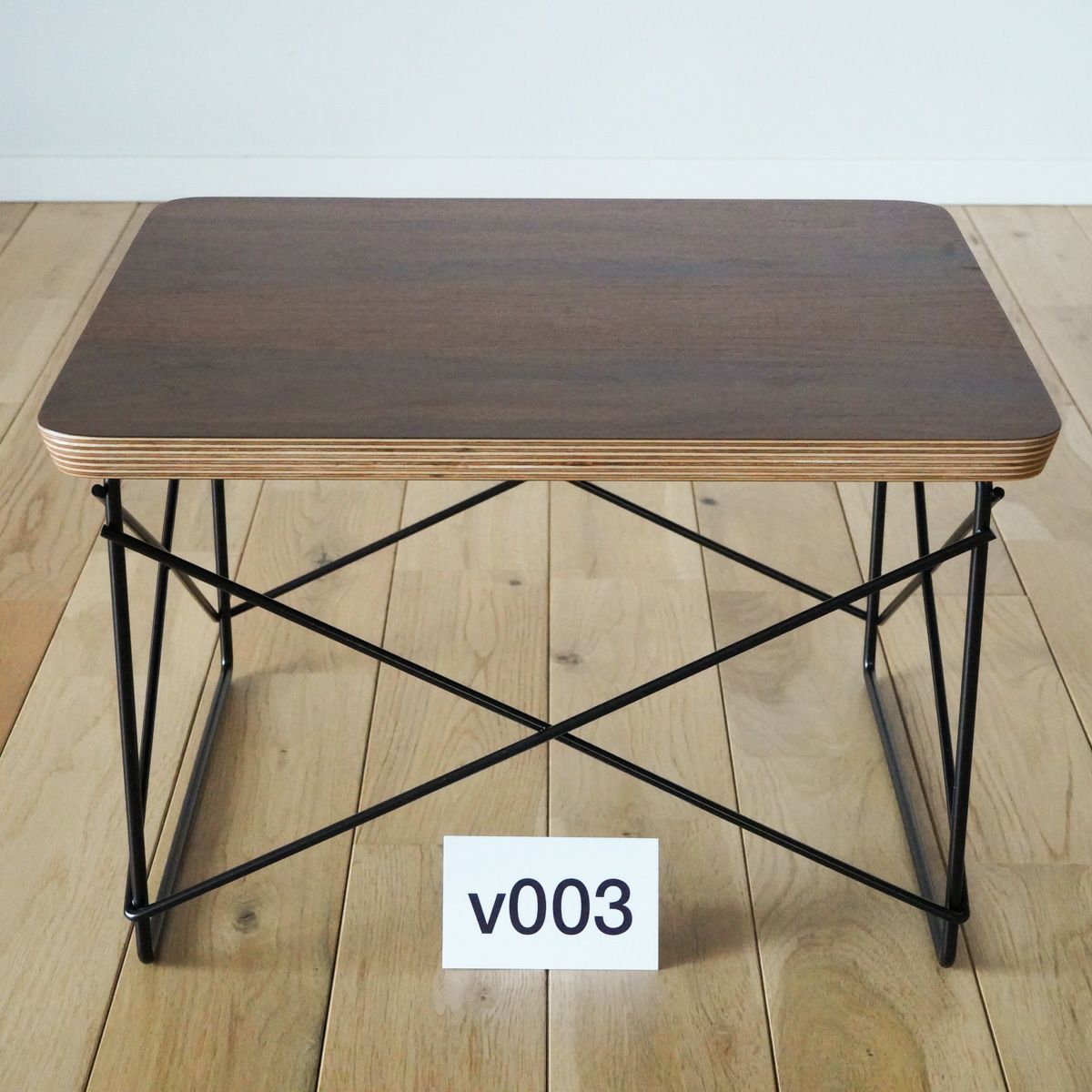 ハーマンミラー（Hermanmiller）イームズ ワイヤーベーステーブル LTRT サントスパリサンダー×ブラックベース v003［LTRT 9N BK］