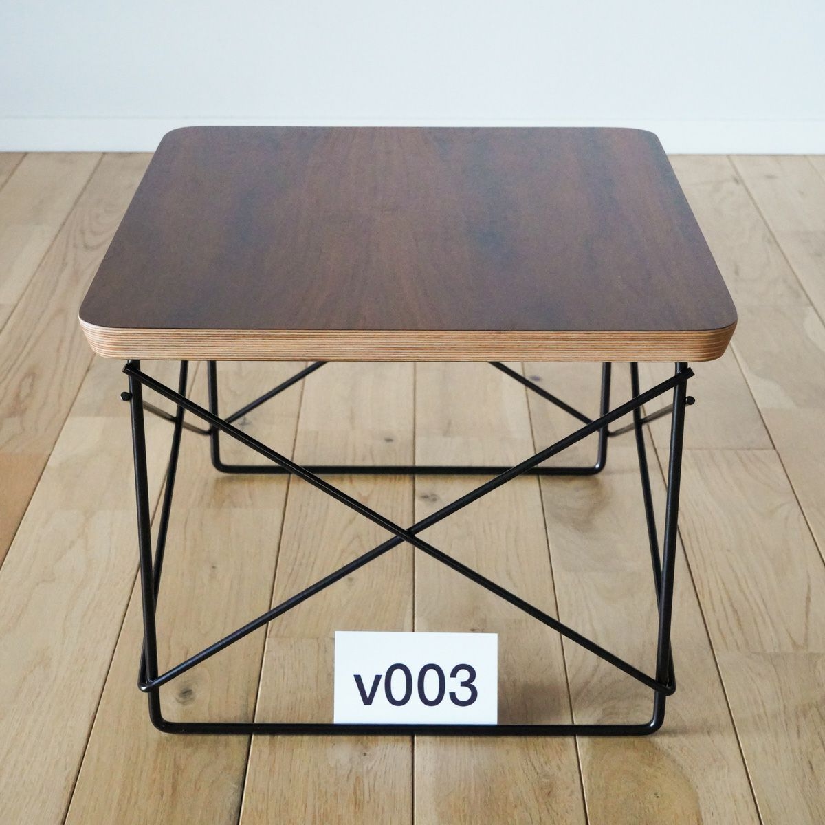 ハーマンミラー（Hermanmiller）イームズ ワイヤーベーステーブル LTRT サントスパリサンダー×ブラックベース v003［LTRT 9N BK］